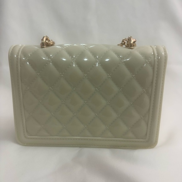 Elegant Cream Quilted Chain Bag - Picture 3 of 5